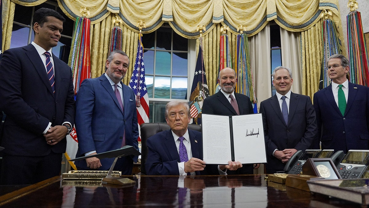 President Trump signs an executive order on AI