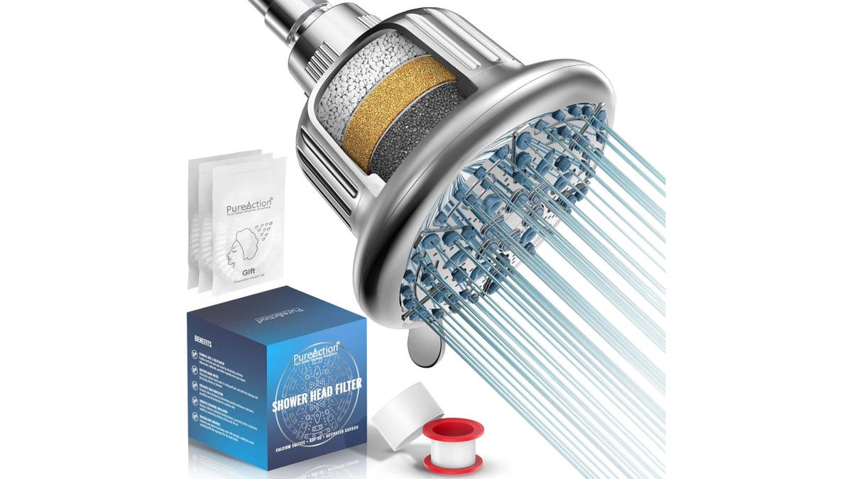 This shower head is easy to install and remove.