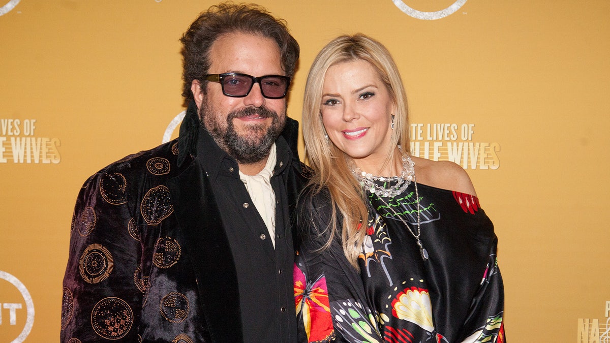 Raul Malo, Betty Malo walk red carpet