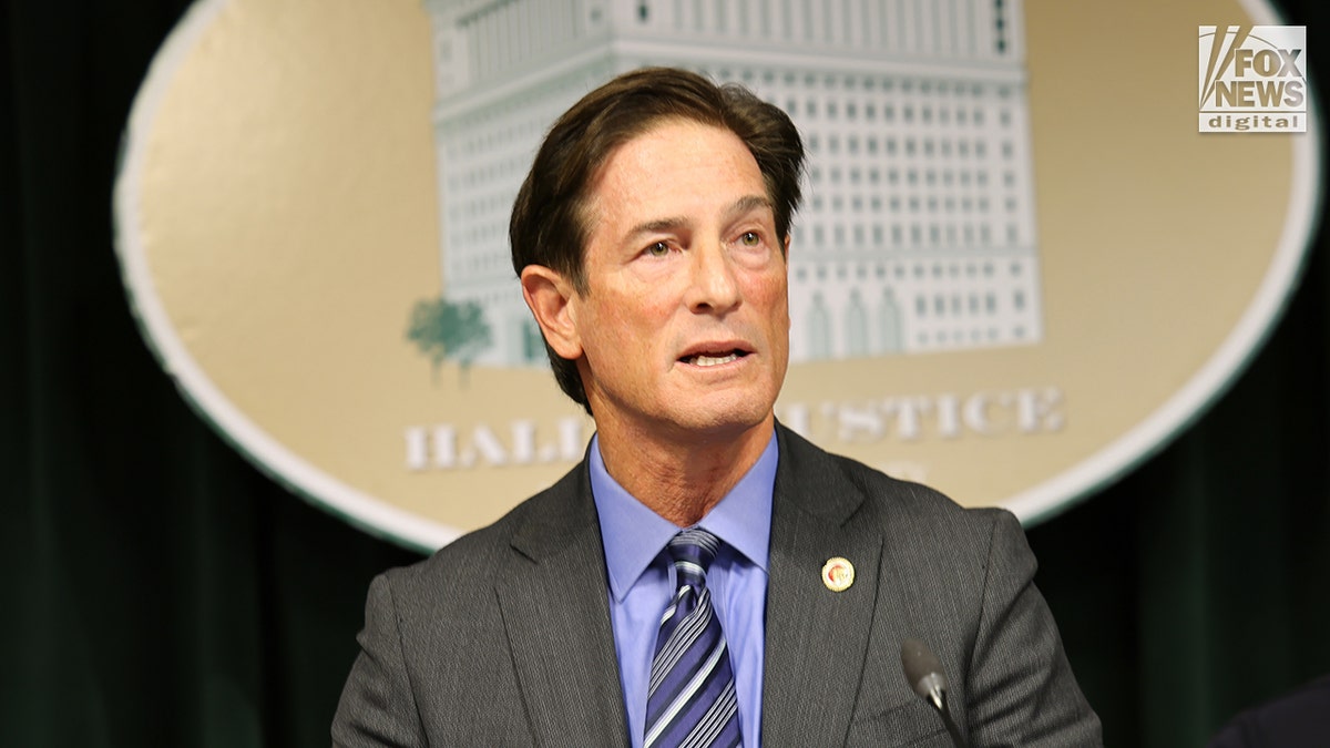 LA DA Nathan Hochman habla sobre el caso del apuñalamiento Rob