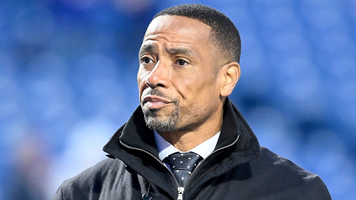 Rodney Harrison przygląda się temu