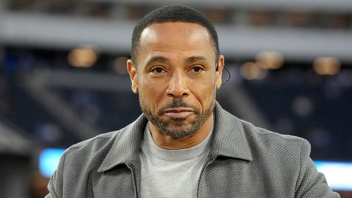 Rodney Harrison przygląda się temu