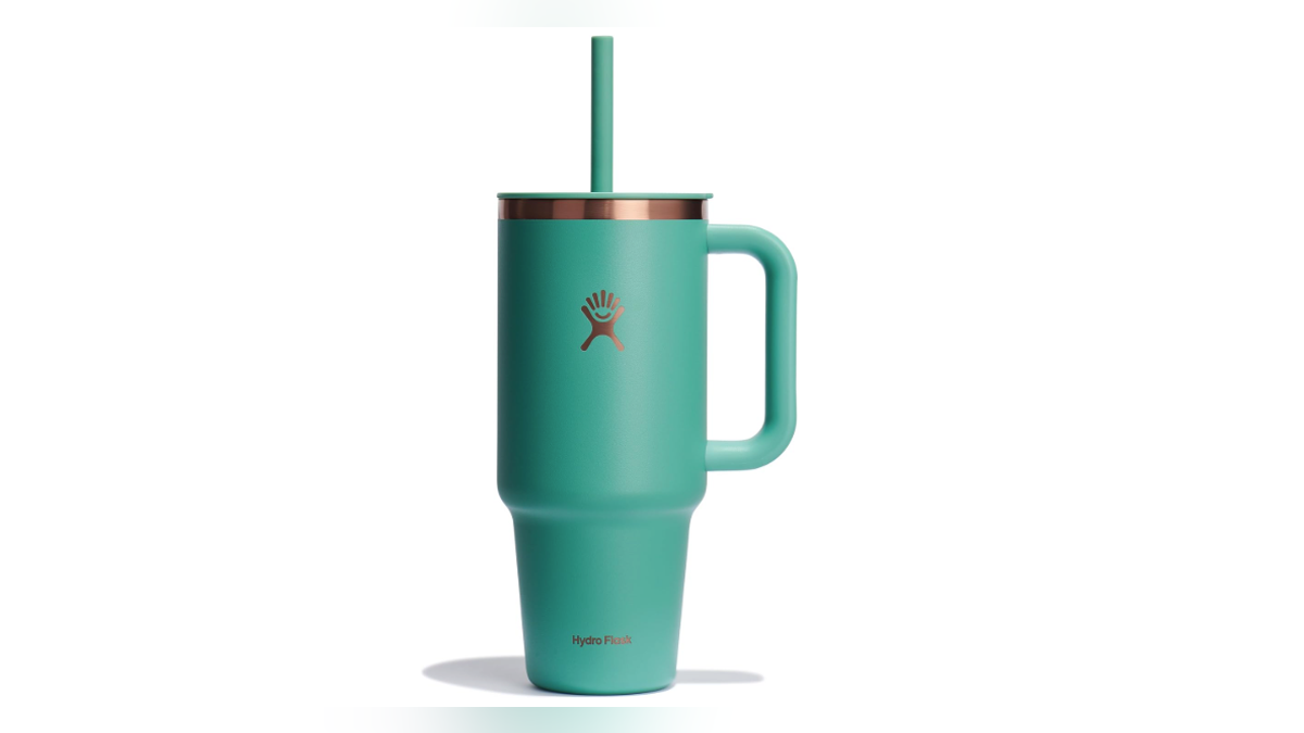 Choose from fun colors and get a leak-resistant cup.