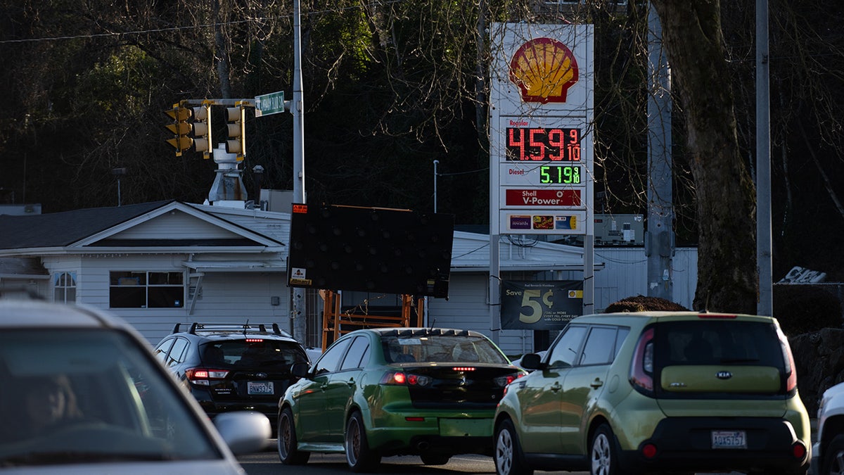 Shell Station, Washington
