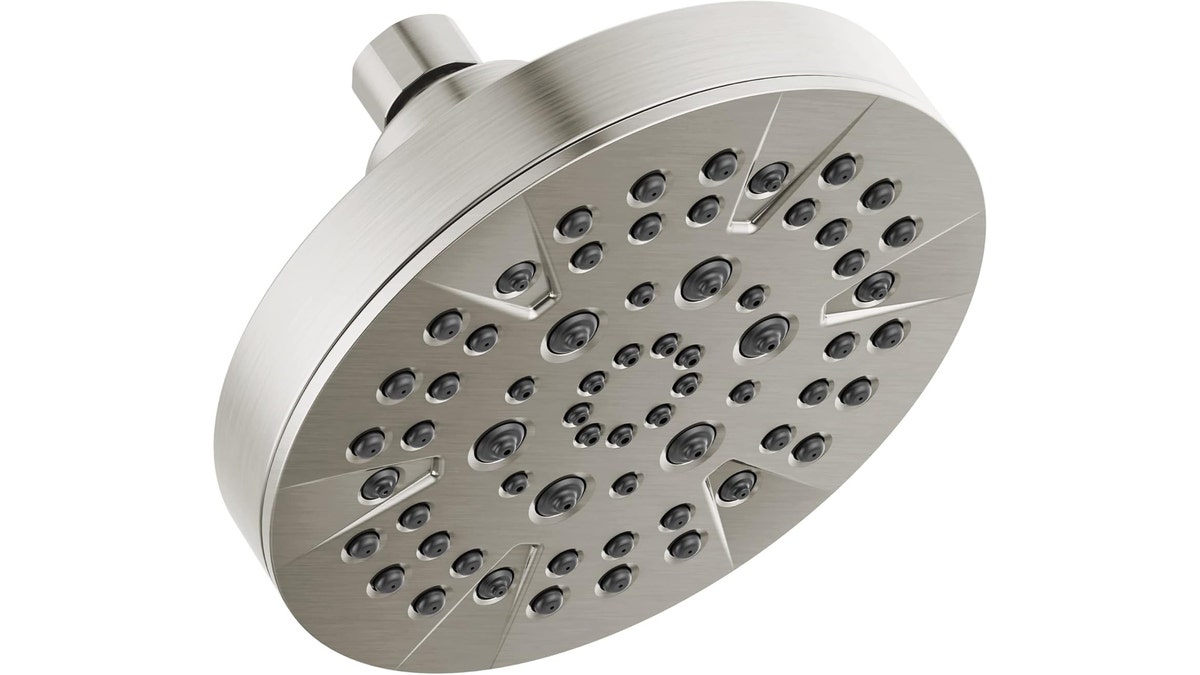 A built-in pause setting lets you control water flow. 