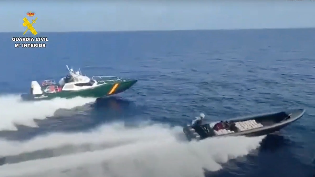 High-speed chase with drug-traffickers in the Atlantic.