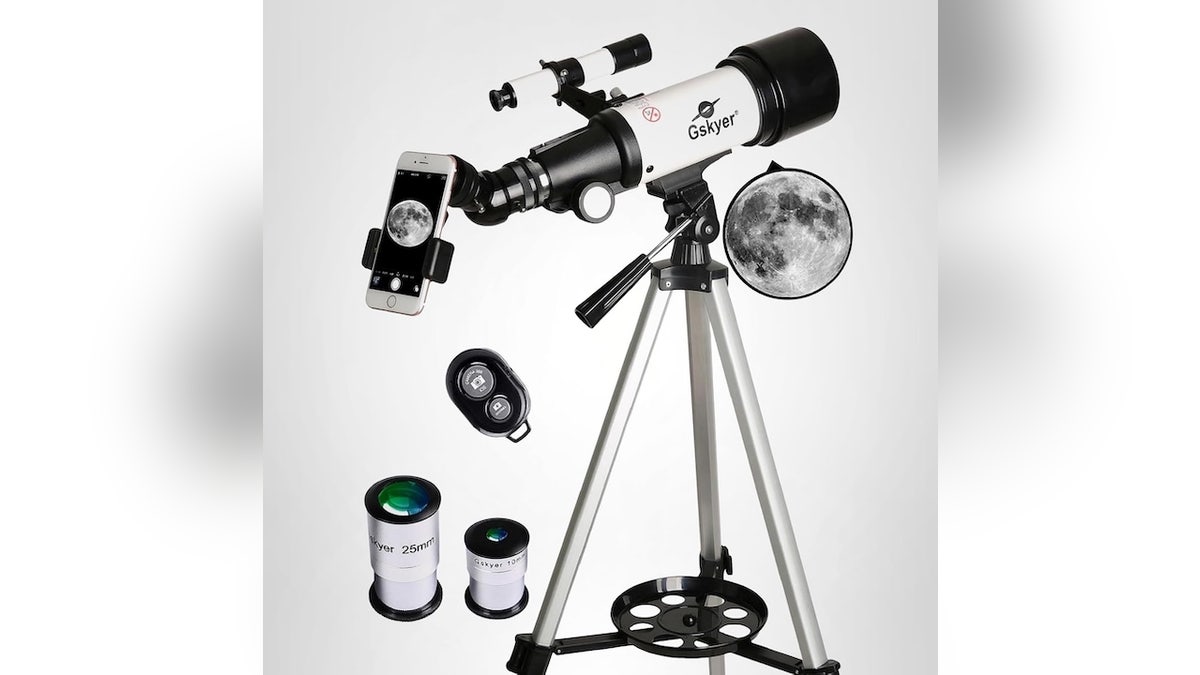 This is a serious telescope that comes with everything you need to start stargazing.