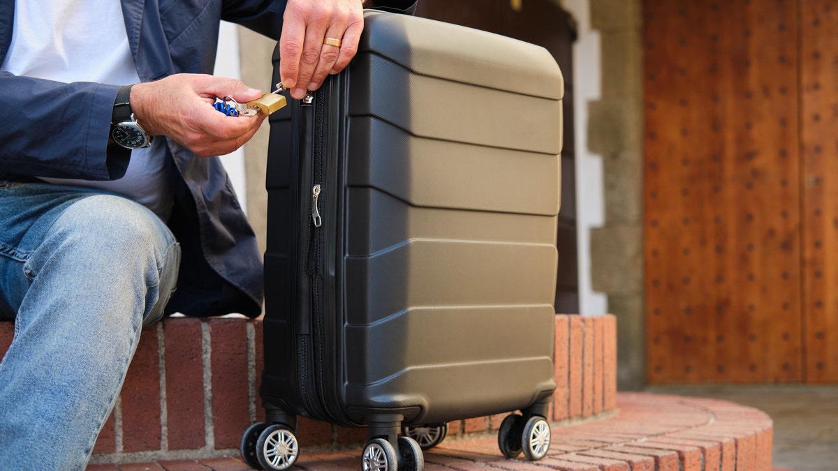Stay safe with luggage locks, door locks and anti-theft bags.