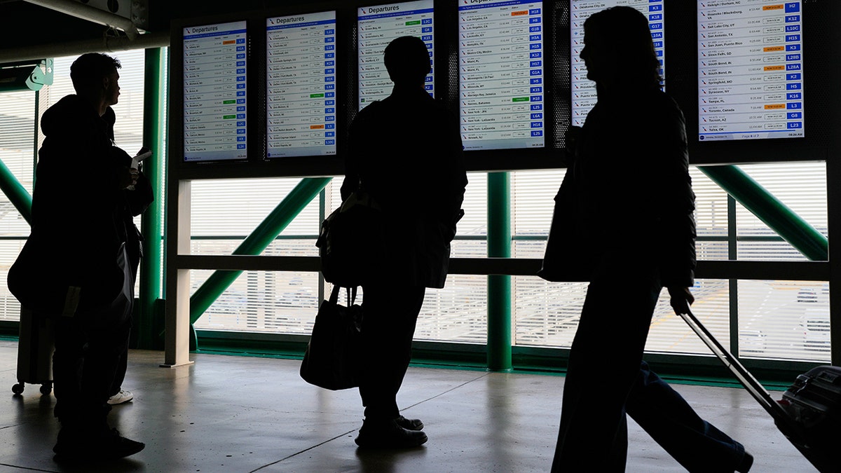 Chicago passengers at O'Hare airport