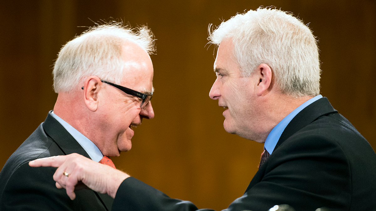 Tim Walz e Tom Emmer juntos no Congresso