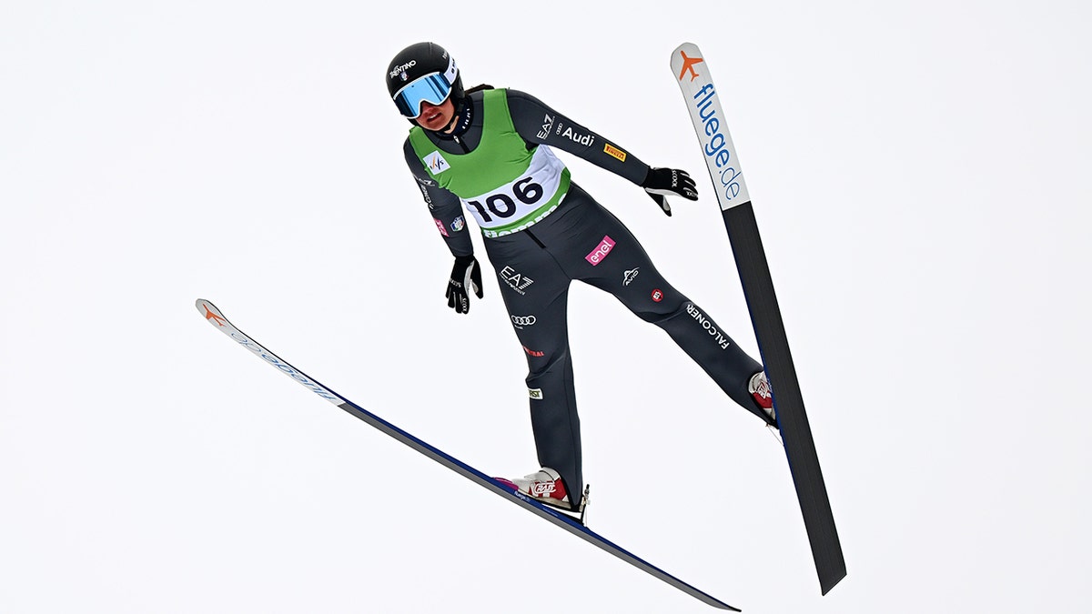 Veronica Gianmoena skis