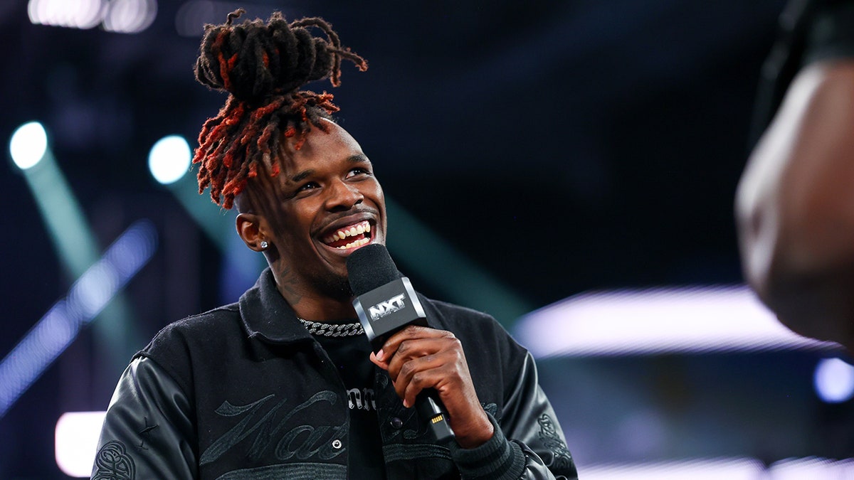 Je'Von Evans on the mic