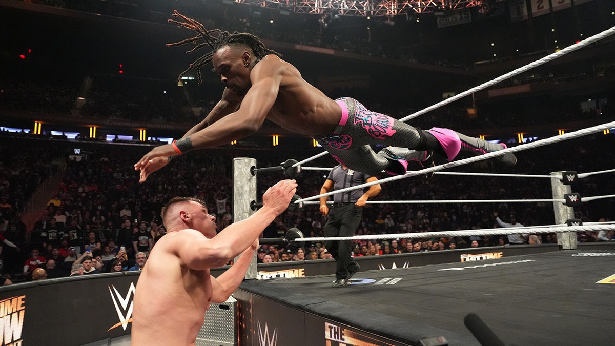 Je'Von Evans menyelam ke Gunther