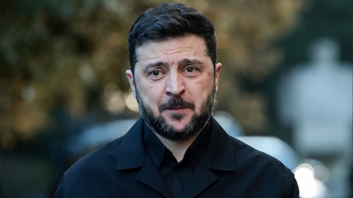 Presidente da Ucrânia, Volodymyr Zelenskyy, em reunião com o Papa Leão XIV em Castel Gandolfo, Itália, 9 de dezembro de 2025.