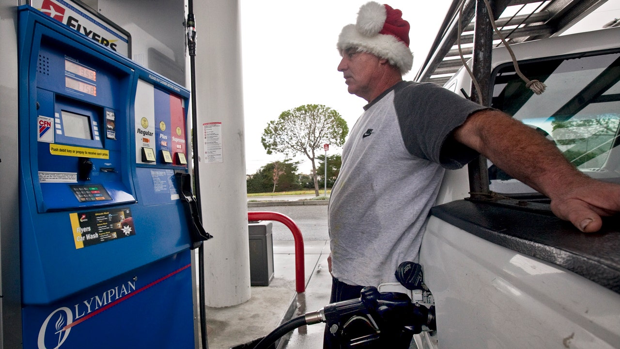foxnews.com - Ashley DiMella - Christmas gift at the pump: Gas prices hit 4-year low for holiday travelers nationwide