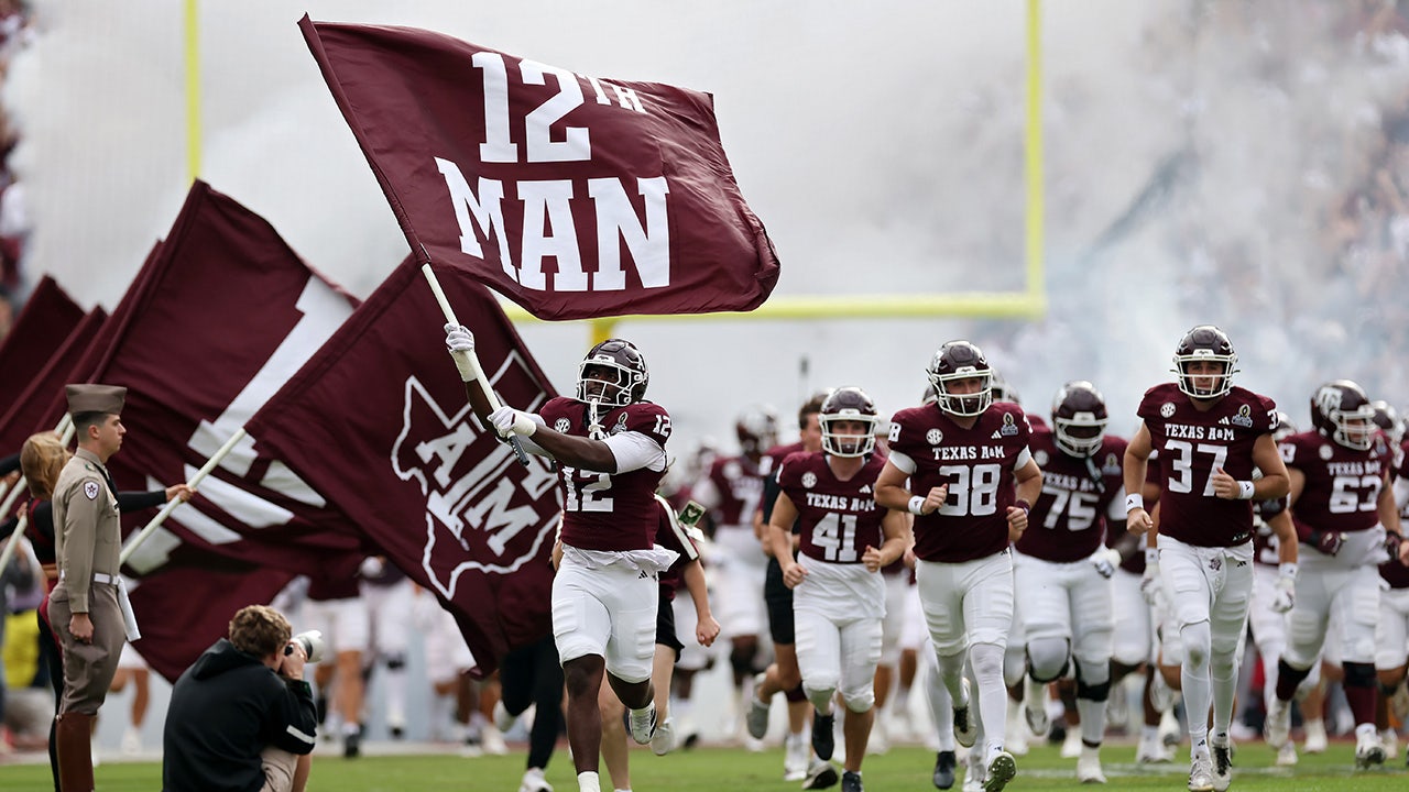 foxnews.com - Austin Perry - Five-star Texas A&M offensive line commit gets torched on social media for awkward hat ritual