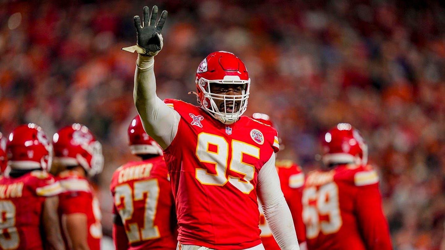 Travis Kelce's Chiefs teammate makes emotional plea for star to play one more year