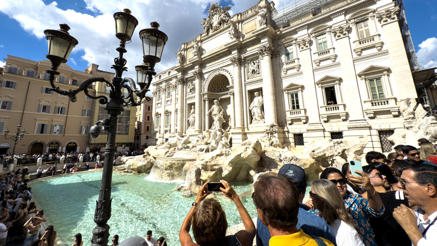 Turista se sumerge prohibida en emblemático lugar mientras los visitantes miran, atónitos