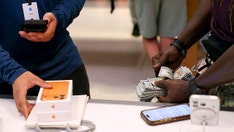 New iPhone scam tricks owners into giving phones away