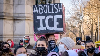Democratic think tank urges party to drop ‘Abolish ICE’ slogan in new memo