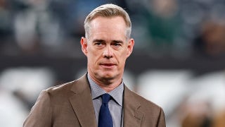 ESPN re-signs Joe Buck for more than $100 million, highlighting company strategy