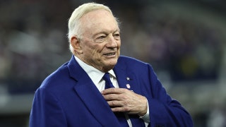 Terrell Owens compares Jerry Jones to Donald Trump, says Cowboys owner shows signs of 'narcissism'