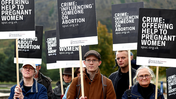 Los críticos se muestran preocupados por la estrategia sanitaria del Reino Unido que facilita a las mujeres acceder a abortos en el mismo día - Fox News