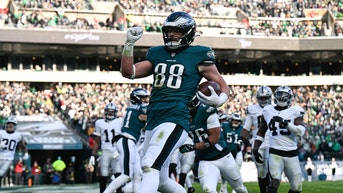 Eagles end skid with shutout win over Raiders to boost playoff hopes - Fox News