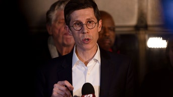 Providence mayor, police chief honored at basketball game after Brown shooting probe - Fox News