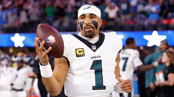 Jalen Hurts loses ball in bizarre play in critical game, leaving fans bewildered - Fox News