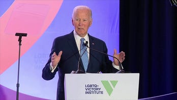 Biden «somos los Estados Unidos de Amerigotit» en su última metedura de pata en una conferencia en Washington D. C.