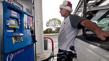 Regalo navideño en la gasolinera: los precios de la gasolina alcanzan su mínimo en cuatro años para los viajeros de vacaciones en todo el país.
