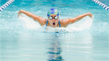 Washington swimmer takes on state government, says girls shouldn't be pressured to undress around boys