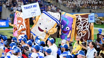 Pop-Tarts pastry bails on celebration and 4 other wild moments from bowl game