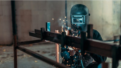 Blue-collar workers without college degrees see job boom: Report - Fox News