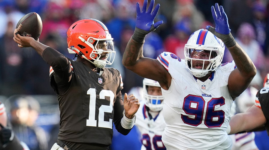 Browns legend Joe Thomas says Shedeur Sanders can become the 'franchise guy'