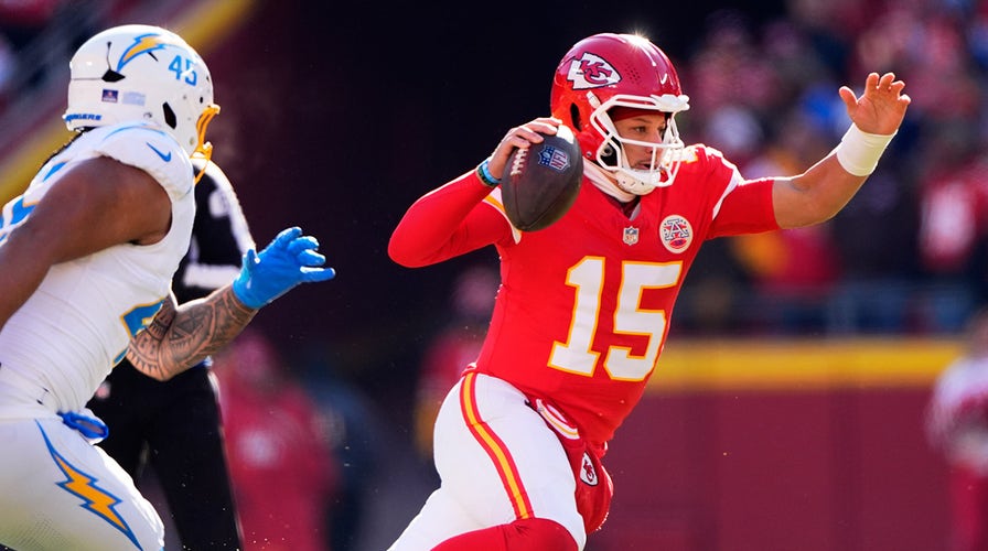 'I think they are OUT' 😳 Terry Bradshaw believes Mahomes-led Chiefs will miss the playoffs