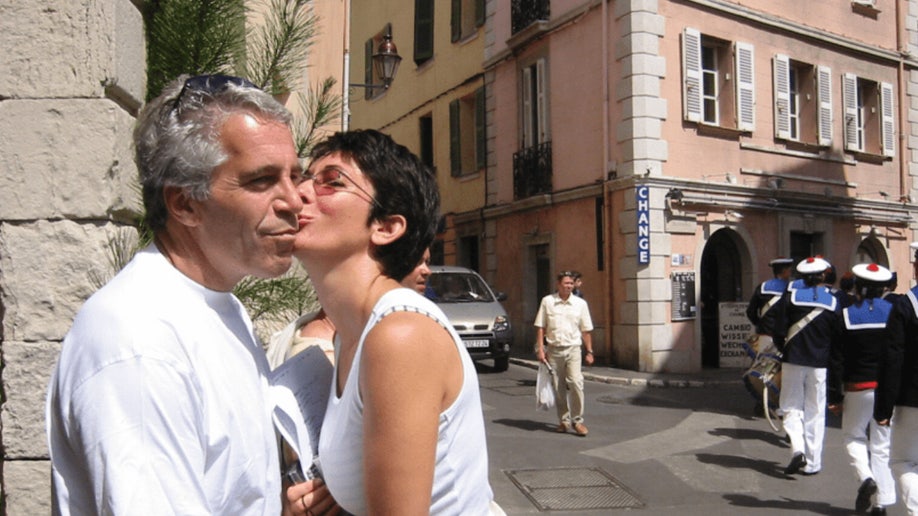 Ghislane Maxwell kisses Jeffrey Epstein