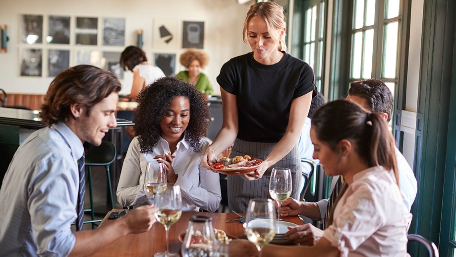 Early-bird dinners aren't just for seniors — here's why everyone's eating at 5:30