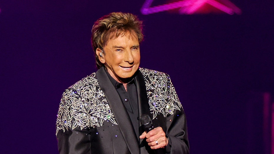 Barry Manilow to undergo surgery for ‘cancerous spot’ on lung, credits ‘pure luck’ for early detection
