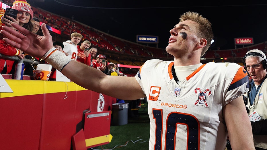Broncos star Bo Nix explains childhood fear of dogs after moment with broadcaster