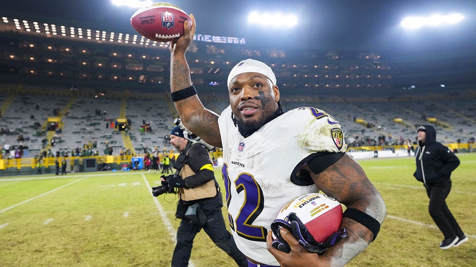 NFL Week 17 scores: AFC North, NFC South up for grabs as playoff picture almost complete