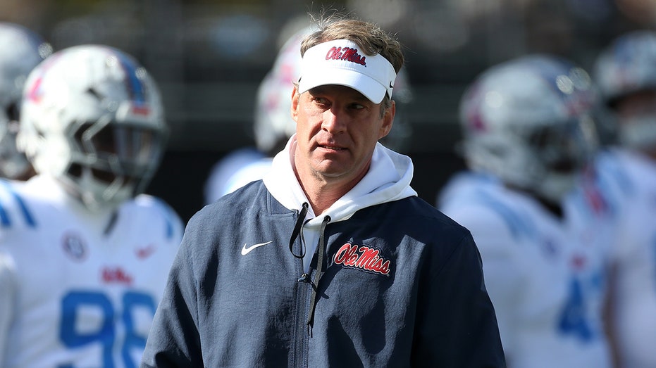 Lane Kiffin alleges Ole Miss fans tried to chase him 'off the road' while leaving Oxford for LSU coaching job