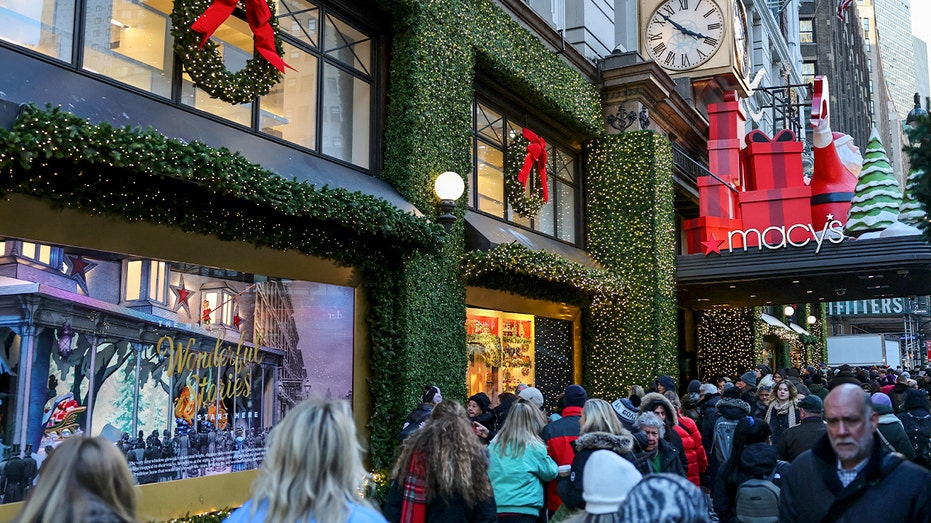 NYC Holiday Horror: Tourist Brutally Attacked in Macy's!
