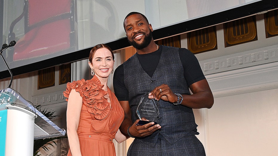 Former NBA star teams up with GOP lawmaker to help young children suffering from stuttering disorder