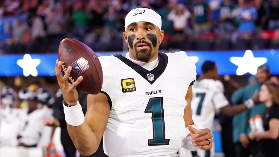 Eagles star turns the ball over twice in one chaotic play vs Chargers