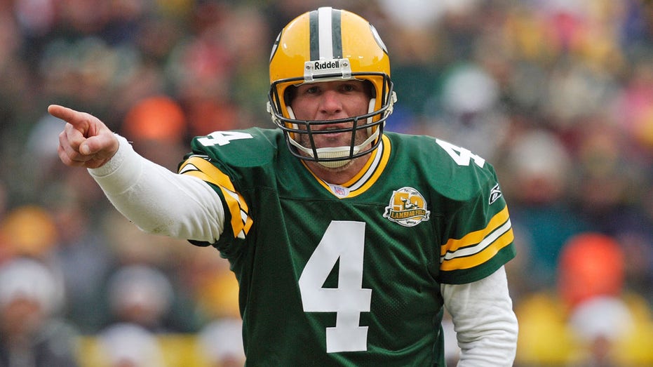 Brett Favre laments social media age's impact on society: 'It’s the wild, wild west'