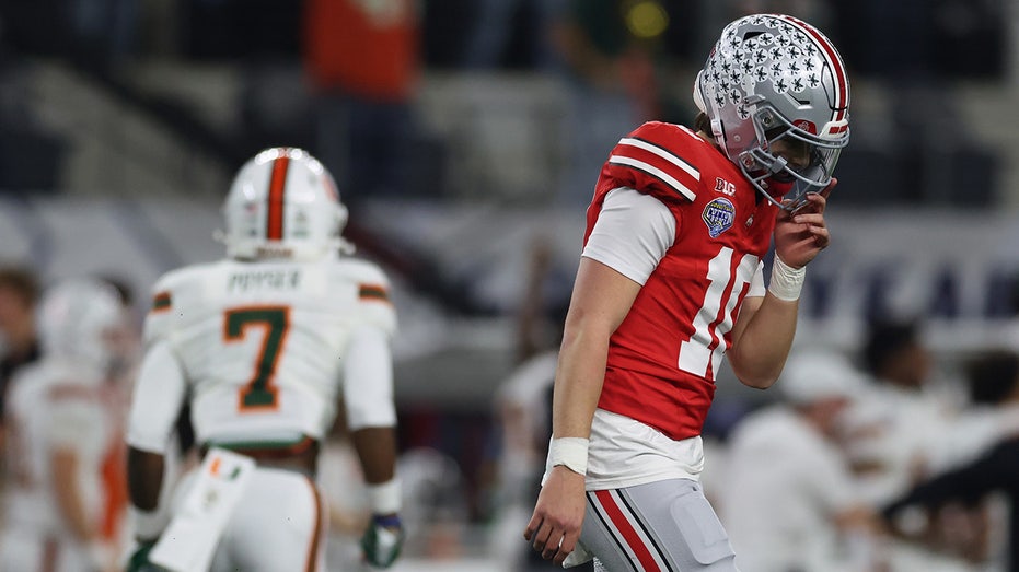 College Football Fans Sound Off On ESPN Score Bug During Ohio State Ohio State Julian Sayin 123125 1 