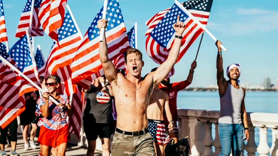 Florida runner spreads 'pure joy' carrying American flag to inspire unity and wellness