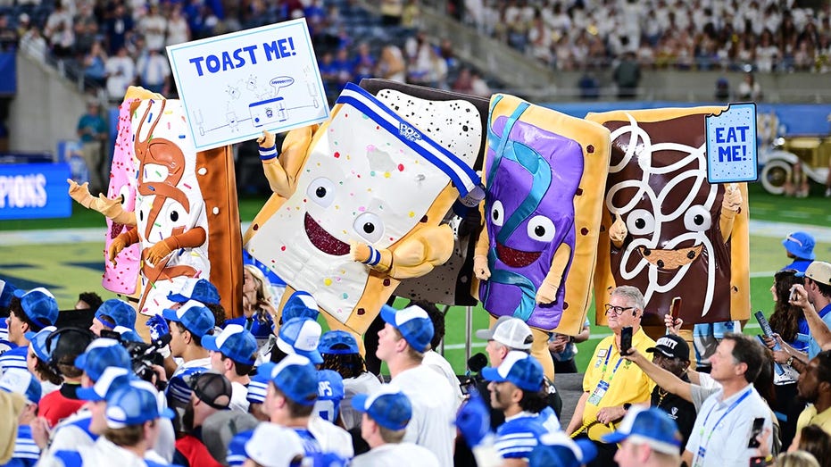 Pop-Tarts pastry bails on celebration and 4 other wild moments from bowl game